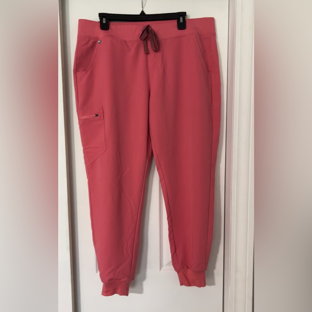 Women’s FIGS joggers